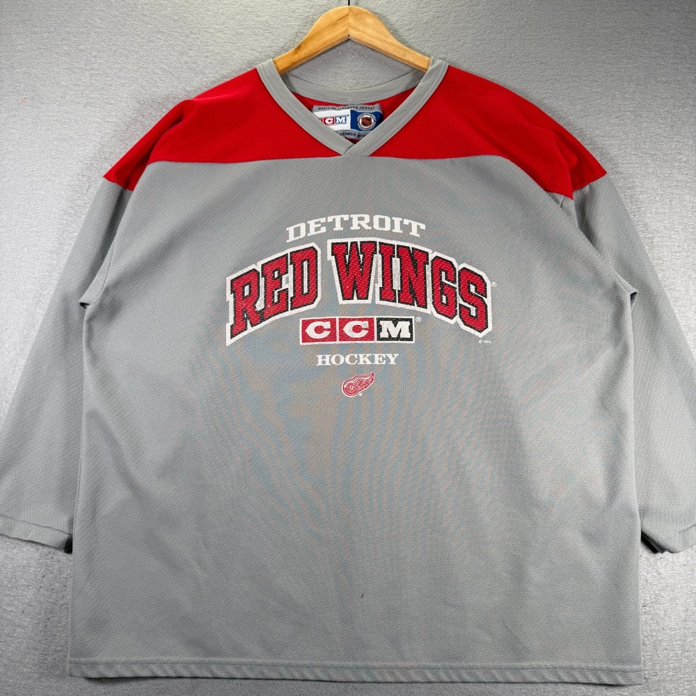 Vintage CCM Detroit Red Wings‎ Hockey Jersey Men's Gray Red Adult Size Large